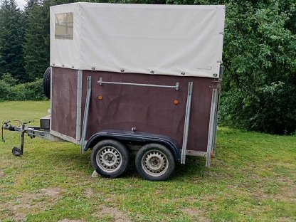Bild 3:2-Pferdehänger Wörmann