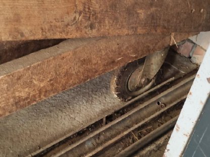 Bild 7:Holztore – 3,40 m breit × 1,60 m hoch