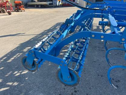Bild 7:Lemken Saatbeetkombination Korund 8