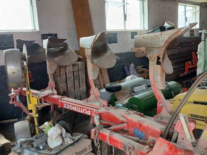 Bild 2:Verkaufe pöttinger servo 2s 4 schar wendepflug