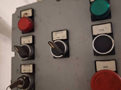 Bild 3:Leimetikettiermaschine