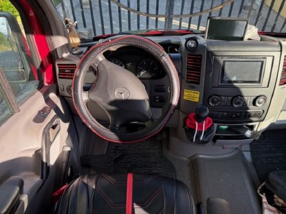 Bild 6:Mercedes Sprinter 209 behindertengerecht mit Rollstuhlrampe