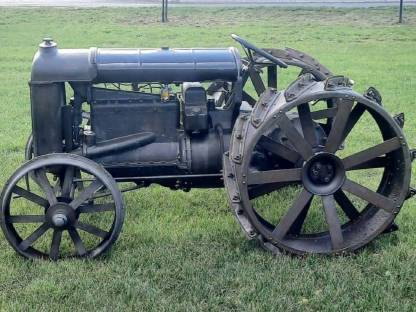 Bild 4:Oldtimer Traktor Fordson F