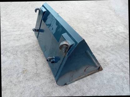 Bild 2:Frontladerschaufel, Hoftracschaufel mit Euro-Aufnahme