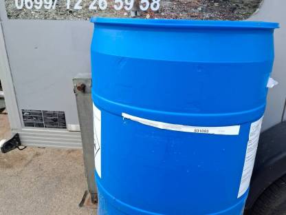 Bild 3:Plastikfässer