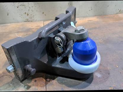 Bild 2:Scharmüller Kugelkopfkupplung K80 für Fendt 716 718 720 722