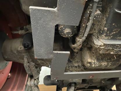 Bild 8:Forst Unterbodenschutz Fendt 300 Vario Typ 339