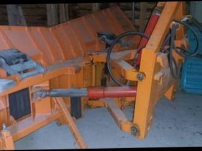 Bild 4:Schneepflug Kahlbacher 280 Ds