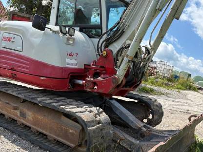 Bild 2:Takeuchi TB290
