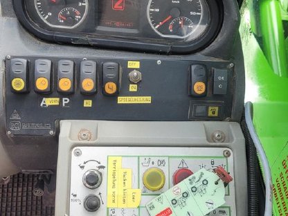Bild 5:Merlo Teleskoplader P 41.7 Turbo Farmer 40 km/h Druckluft