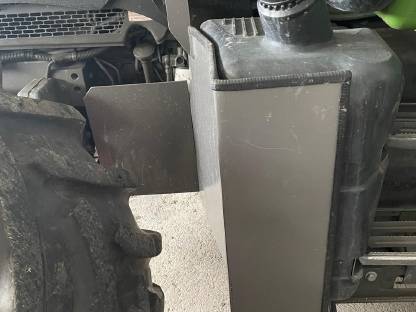 Bild 4:Forst Unterbodenschutz Fendt 300 Vario Typ 339