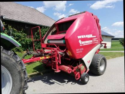 Bild 2:Ballenpresse Welger Lely Master 535