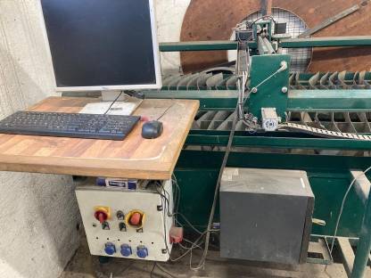 Bild 4:Plasmaschneidetisch