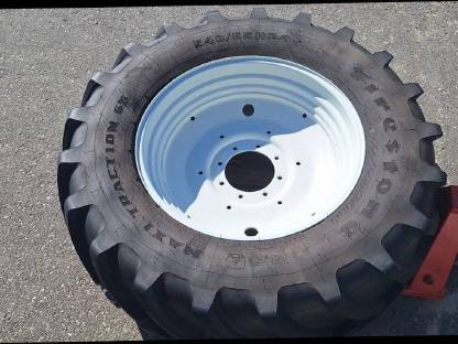 Bild 3:Traktorräder Satz Kompletträder 440/65R24 540/65R34