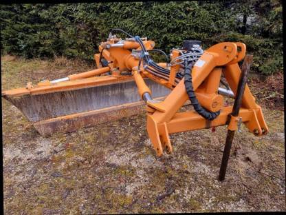 Bild 3:Hauer Heckplaniergerät 2461 mit Vollausstattung