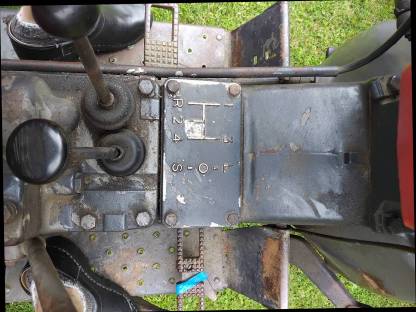 Bild 7:Oldtimer Massey Ferguson 130