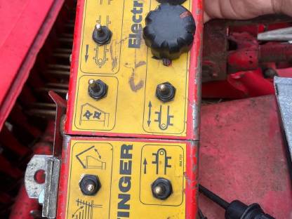 Bild 2:Pöttinger Ernteprofi 3