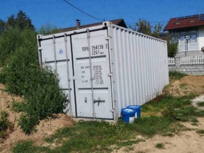 Werkzeug- oder Mannschaftscontainer
