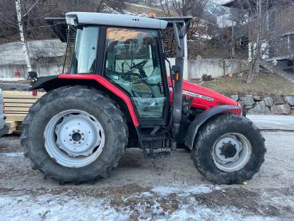 Bild 3:Massey Ferguson 6245