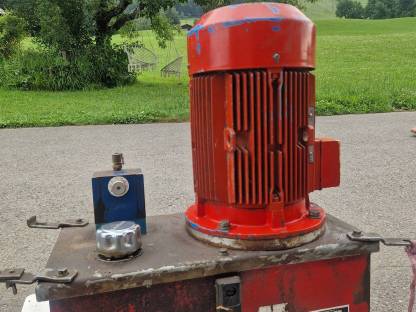 Bild 3:Hydraulikaggregat von Firma Schauer für Druckentmistung