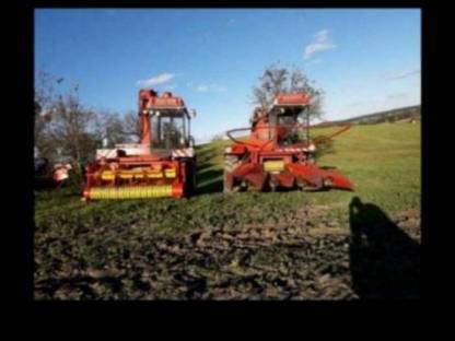 Bild 2:Maishäcksler Agrostroy Toron