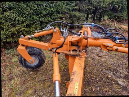 Bild 5:Hauer Heckplaniergerät 2461 mit Vollausstattung