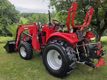 Bild 2:Kleintraktor DongFeng 4x4 30PS Wendegetriebe - Frontlader