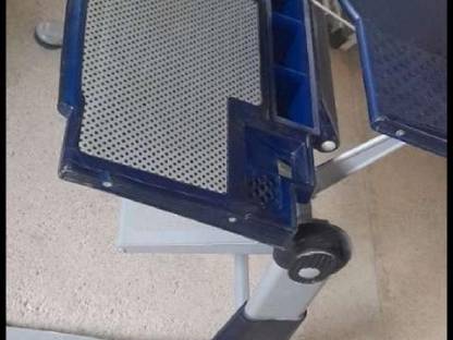 Bild 5:Schreibtisch blau und grau