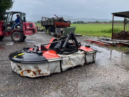 Bild 3:Frontmähwerk Kuhn