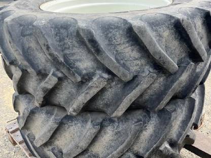 Kompletträder passend zu New Holland TS100