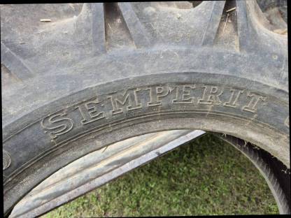 Bild 6:2 Stk. Traktorreifen 11.2/10-28