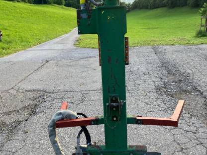 Bild 4:Holzspalter Posch 20 t