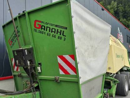 Bild 2:Heustockpresse Quaderballenpresse Großpackenpresse Krone