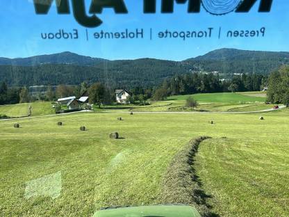 Bild 9:HEU-HEULAGE-SILAGE