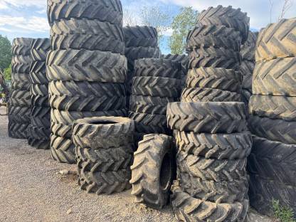 Bild 9:Traktorreifen in jeder Größe, zu jedem Preis