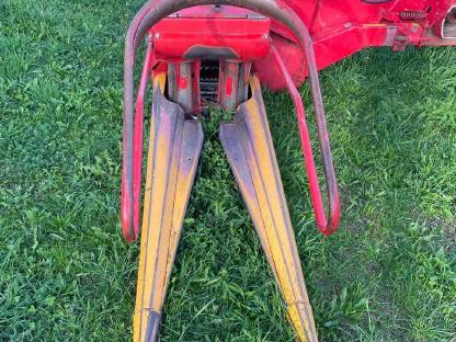 Bild 2:Pöttinger Einzelreiher Maishäcksler GT