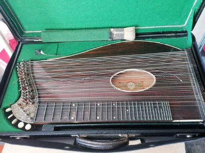 Bild 3:Alte Instrumente