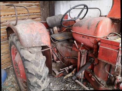 Bild 4:Oldtimer Traktoren Fordson Major und Nuffield 3