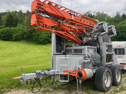 Bild 2:Adler MS 700 UNI Seilkran Kippmast Seilbahn