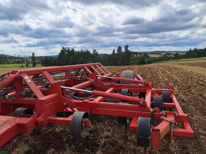 Bild 2:Grubber Agrifarm 4,5 m