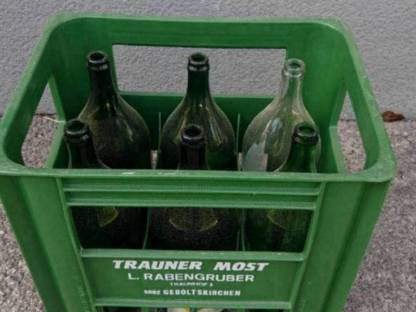 Bild 3:2 l Kronenkorkflaschen (Glasflaschen) ca. 1.350 Stk.