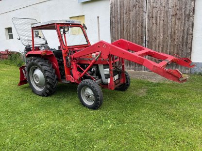 Bild 4:Massey Ferguson 135 Super mit MF Frontlader