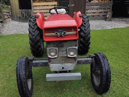 Oldtimer Massey Ferguson 130