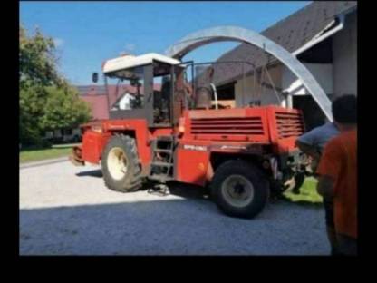 Bild 3:Maishäcksler Agrostroy Toron