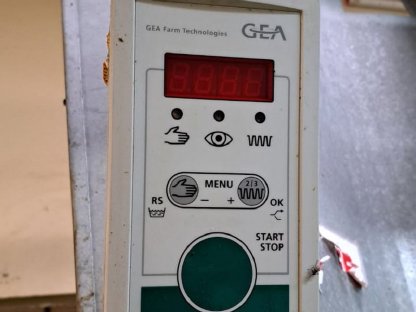 Bild 2:2x4 Fischgrätenmelkstand (Gea)