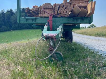 Bild 4:Holzanhänger