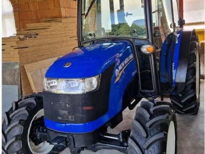New Holland TD3.50 mit nur 335 Betriebsstunden