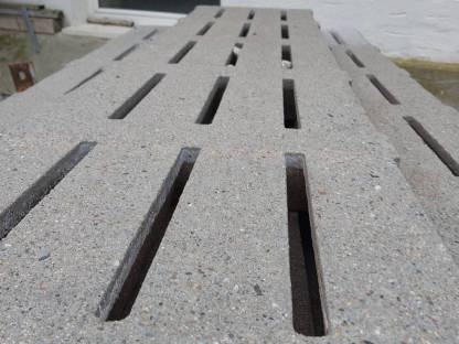 Bild 2:Mastschweinespalten