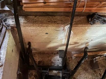 Bild 3:Fronthydraulik mit Unterzug