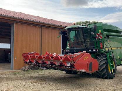 Bild 6:John Deere Mähdrescher 2064 HM